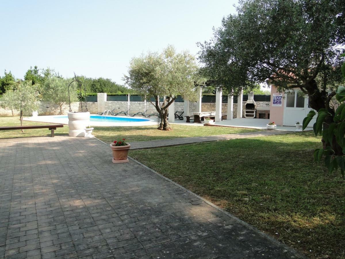 Apartments Villa Maran Umag Exterior foto